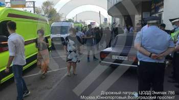 В Москве автомобиль наехал на пешеходов