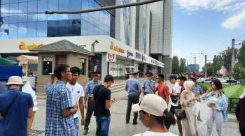 СМИ: в Бишкеке оцепили здание ЦУМа после сообщения о заложенной бомбе