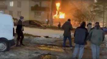 В Петербурге загорелась квартира в жилом доме, погиб человек 
