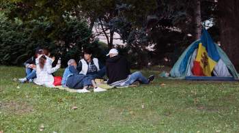 Протестующие в Кишиневе разворачивают дополнительный палаточный городок