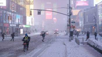 На Нью-Йорк обрушился сильный снегопад