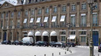 Пропавшее в отеле в Париже кольцо за 750 тысяч евро обнаружили в пылесосе 