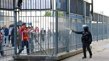 Полиция применила слезоточивый газ против английских фанатов в Париже
