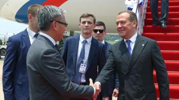 Медведев прибыл в Лаос