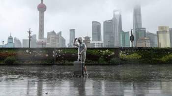Тайфун  Иньфа  парализовал движение в Шанхае