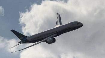 Летевший из Токио вьетнамский Boeing экстренно сел из-за звонка с угрозами